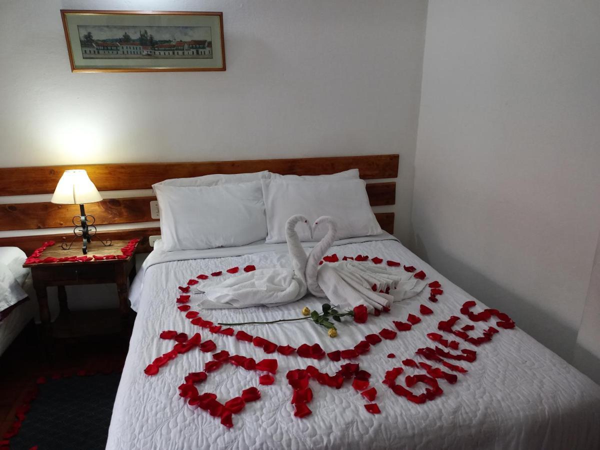 Bed and Breakfast Hospederia La Roca Plaza Principal Бойяка Экстерьер фото